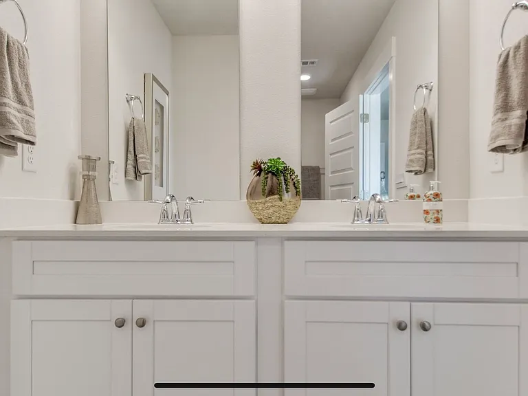4051 Pendragon Cir — Photo 3