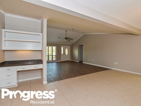4th image of 5202 Royal Oak Dr