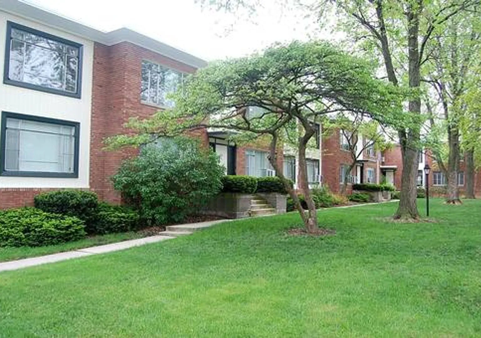 1933 Hickory Apartments LLC — Photo 1
