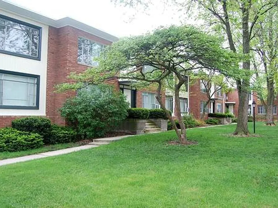 1933 Hickory Apartments LLC