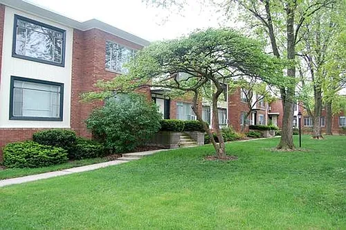 1933 Hickory Apartments LLC Photo 1