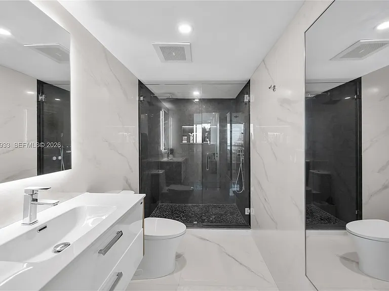 665 NE 25th St #1503 — Photo 29