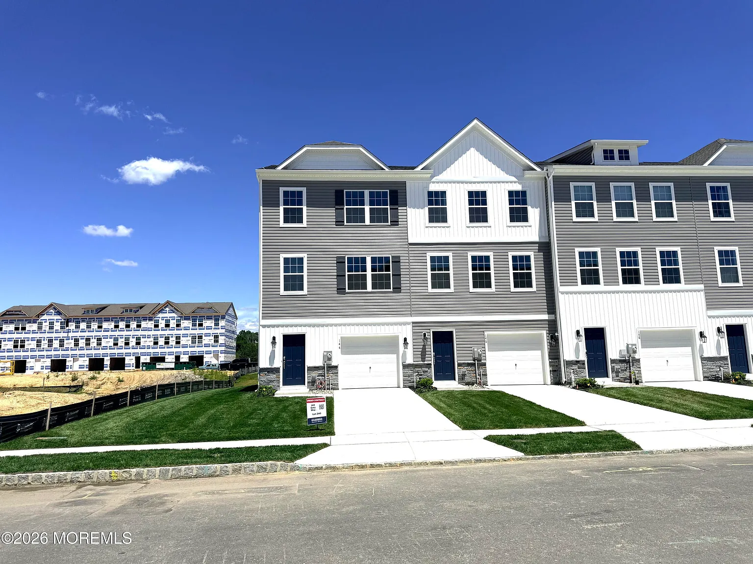 3 bed, 2.5 bath, $3,000 — Photo 1