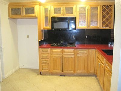 4th image of 1604 S Campus Ave APT B