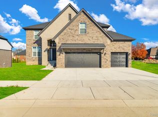 26608 Hidden Ridge Drive South Dr, Chesterfield, MI 48051