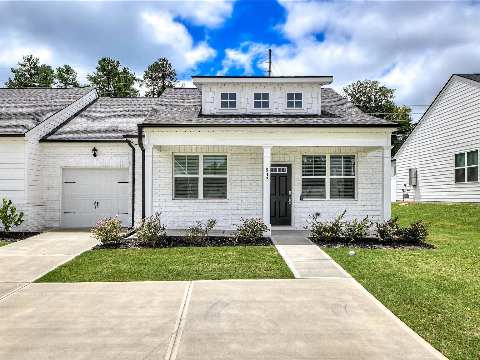 3 bed, 2.0 bath, 1256 sqft, $1,695 — Photo 1
