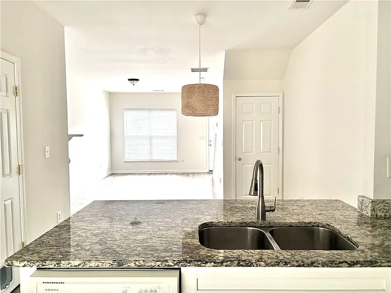 1581 Cove Creek Cir — Photo 7