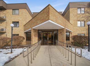 5600 Astor Ln APT 315, Rolling Meadows, IL 60008