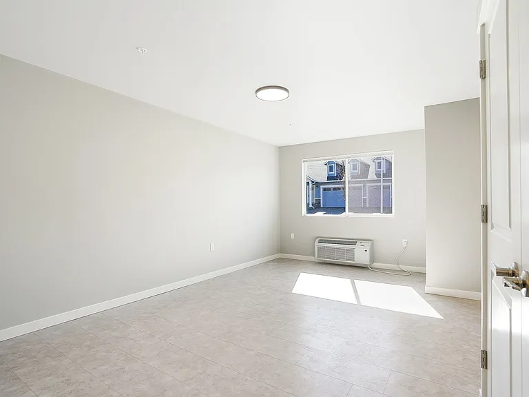 354 S 8th St #13 — Photo 21