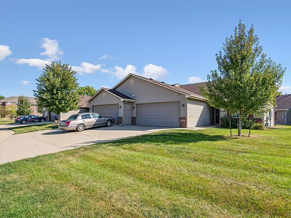 2nd image of 3009 SE Turnberry Dr