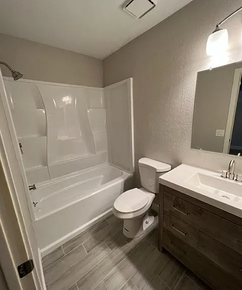 427 W Pontiac Dr #1 — Photo 9