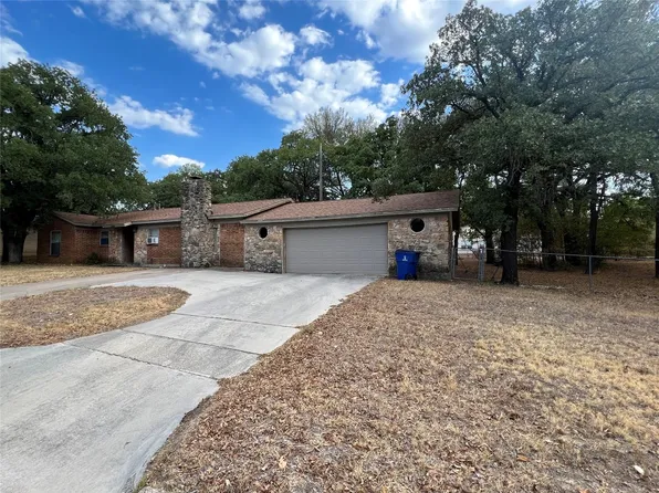 1410 Brush St, Bridgeport, TX 76426