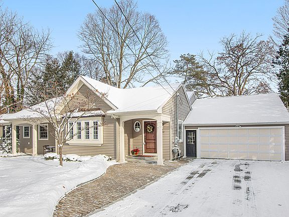 4th image of 4023 Lakeside Dr
