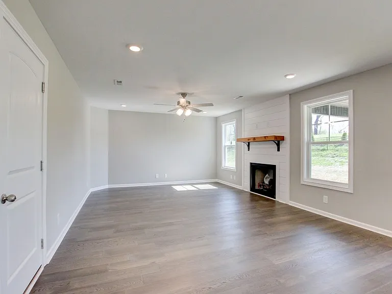 818 Limestone Way — Photo 10