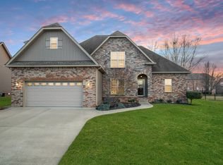 122 Parkland Cir, Clarksville, TN 37043