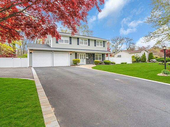 3rd image of 28 Denise Dr