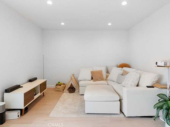 2nd image of 1422 Rock Glen Ave APT 308