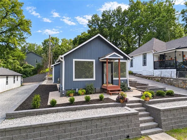 1033 Tenny Ave, Kansas City, KS 66102