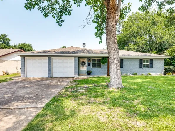 7525 Deaver Dr, North Richland Hills, TX 76180