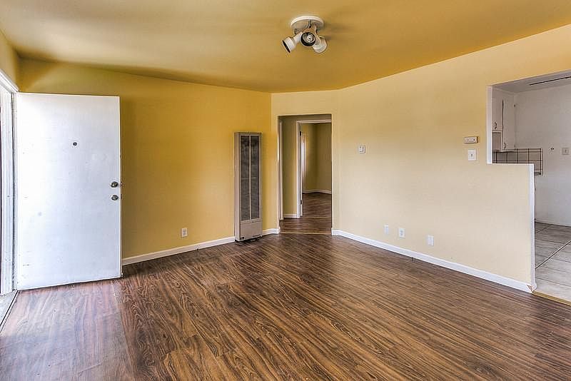 1st image of 259 Willow Ave