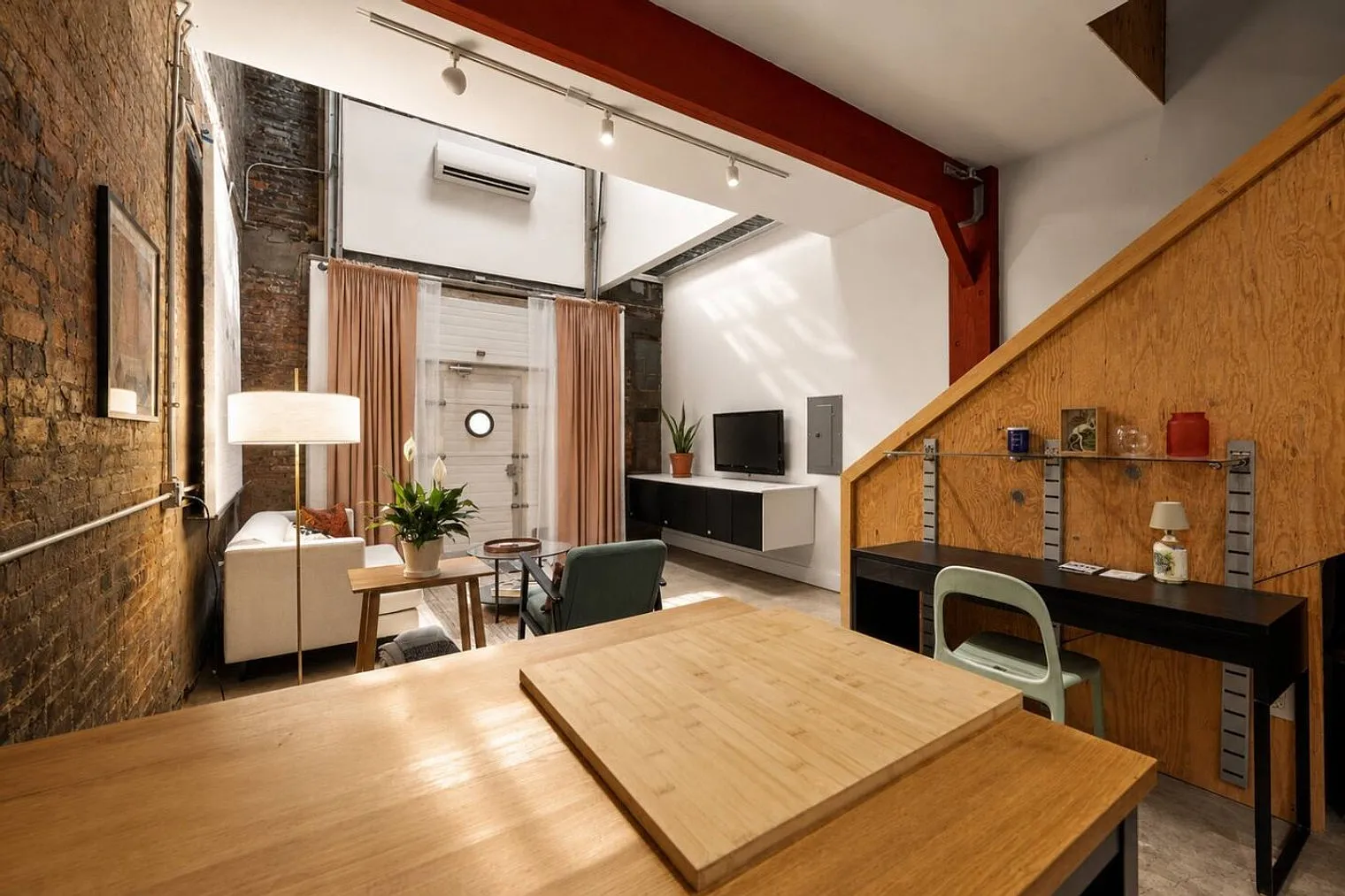 1 bed, 1.0 bath, 602 sqft, $1,701 — Photo 3
