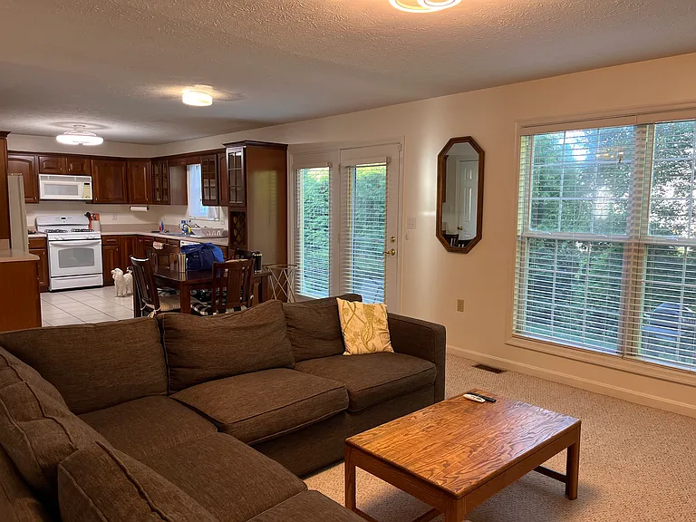106 Clevenger Ct — Photo 11