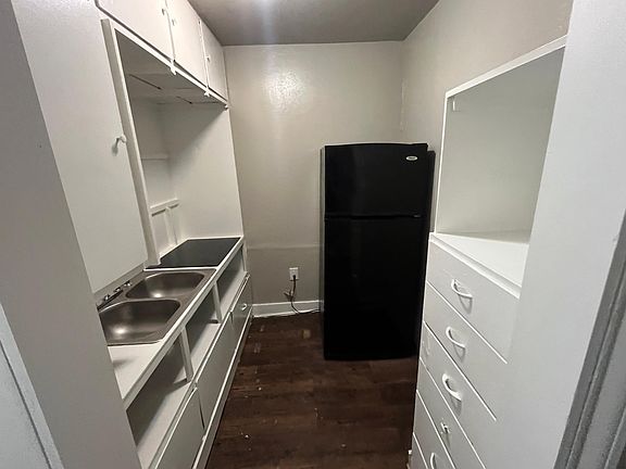 2nd image of 1203 W 2nd St