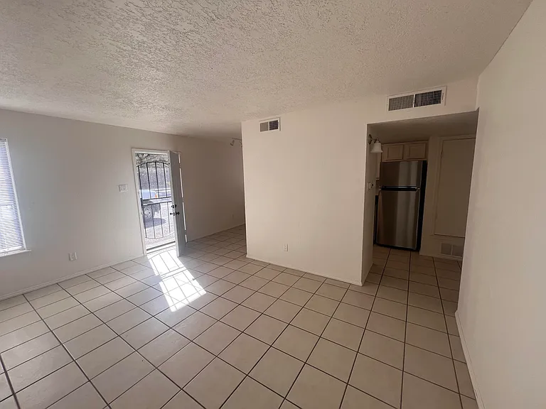 1005 Dickerson Dr SE #A — Photo 7