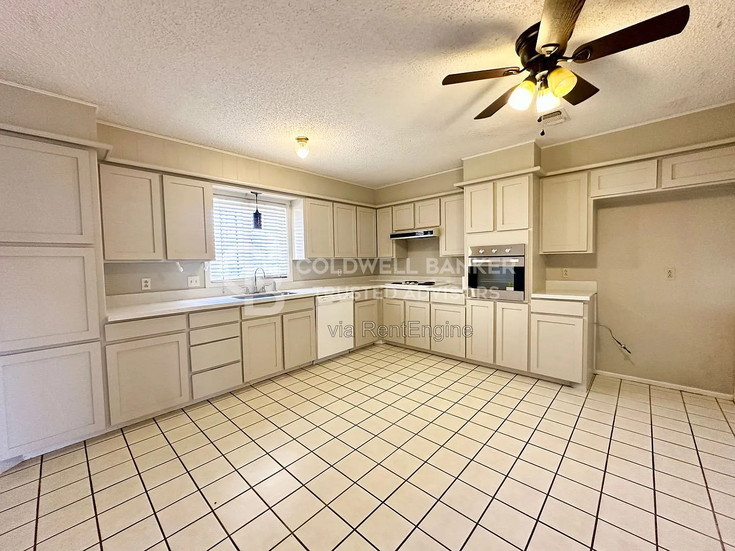 3 bed, 2.0 bath, 1519 sqft, $1,575 — Photo 4