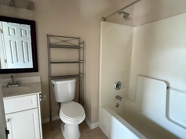 417 Flowing Creek Dr — Photo 9