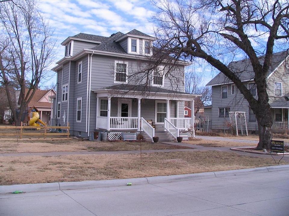 1st image of 111 N Wilhelm Ave