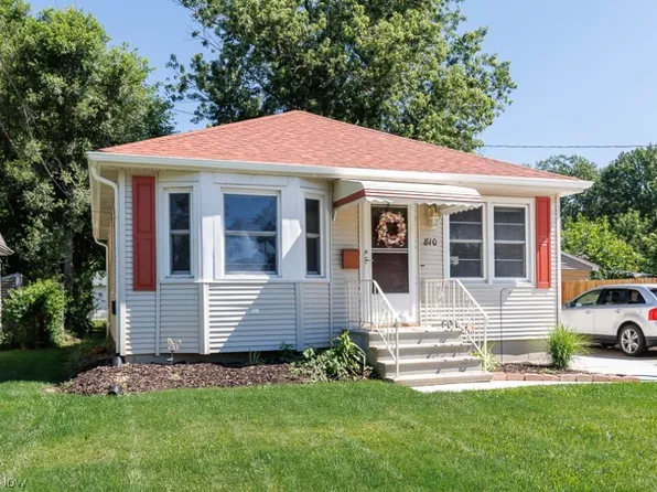 810 E Broad St, Elyria, OH 44035