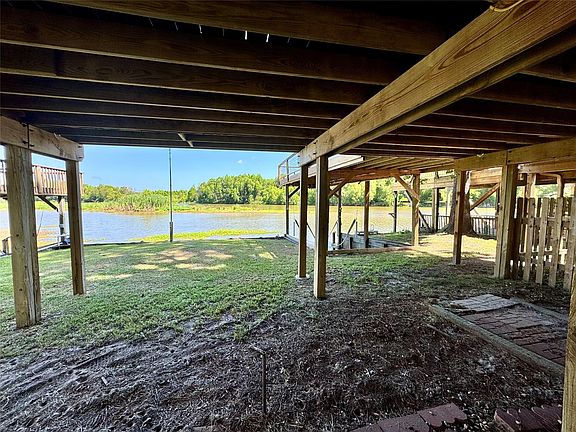 4th image of 83 Lakeside