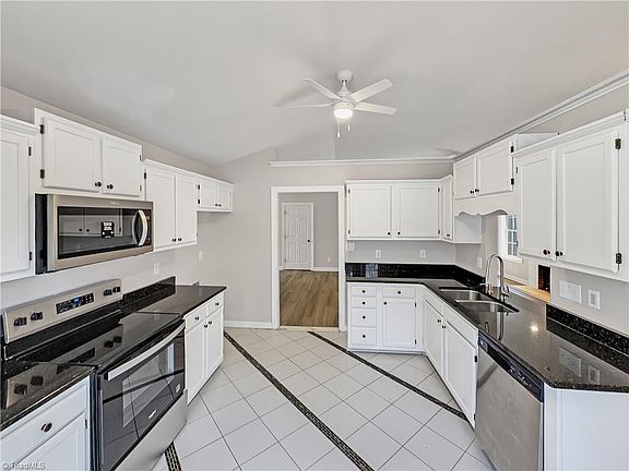 2nd image of 4004 Baywater Point