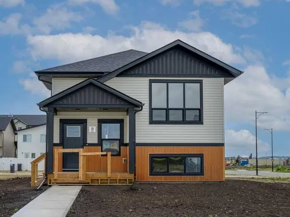 19 S Ian Way, Sylvan Lake, AB T4S 0W5