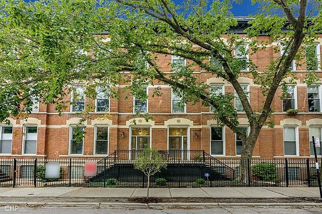1st image of 452 W Armitage Ave #1