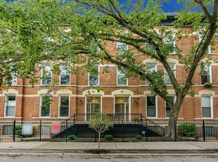 452 W Armitage Ave #1, Chicago, IL 60614