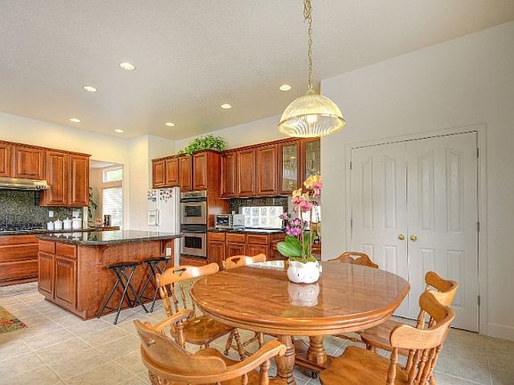 4th image of 9955 W Savona Dr