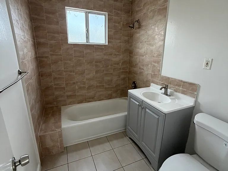 424 S 6th St #A — Photo 14