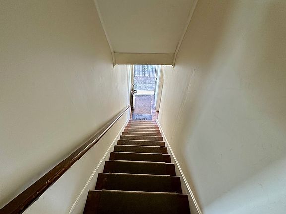 2nd image of 19 Hill St