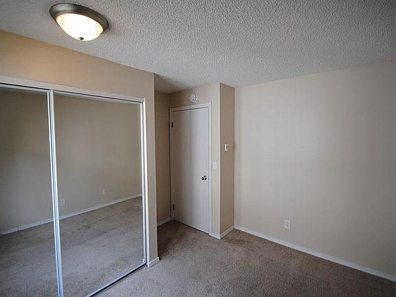5th image of 6015 Lakeview Dr APT 4