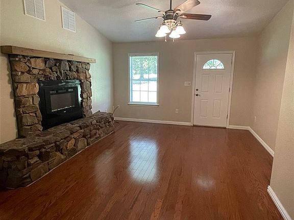 3rd image of 469 Miller Country #295