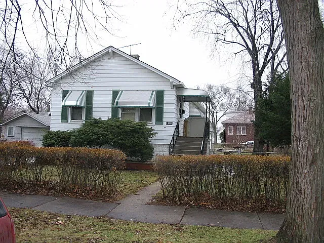 Trapet Ave, Hazel Crest — Photo 1
