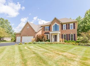301 Windsor Cir, Saint Charles, IL