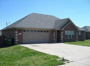 561 Tamarron Dr, Centerton, AR 72719