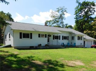 7 Maple St, Niantic, CT 06357