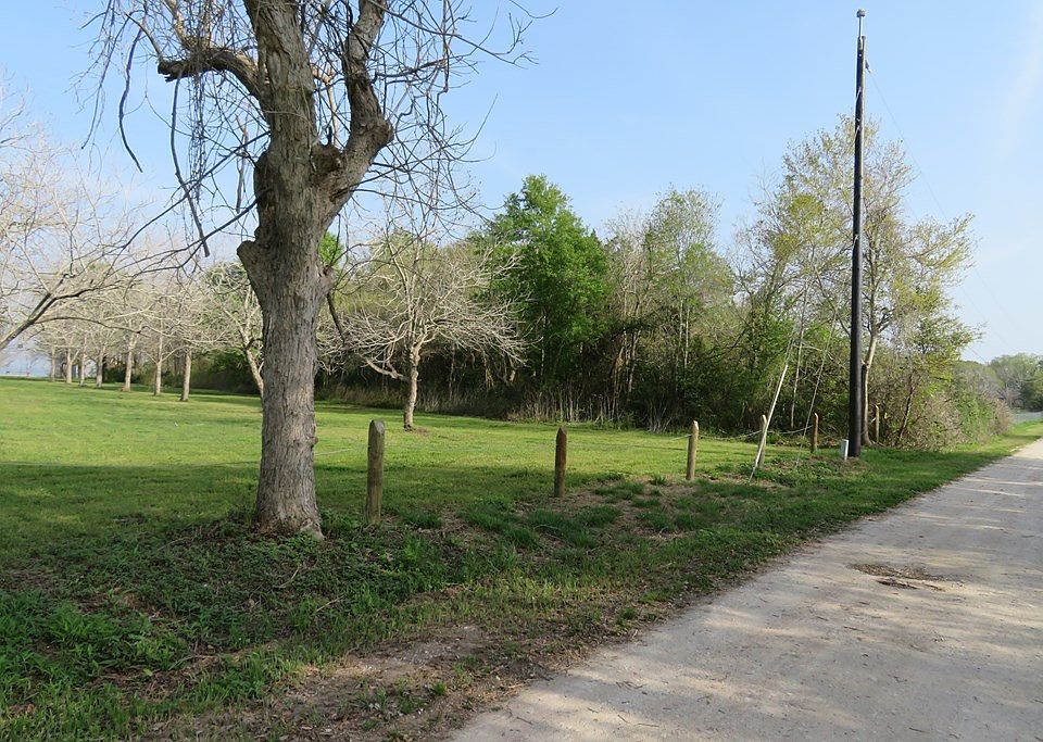 2nd image of 0 Ruthven St