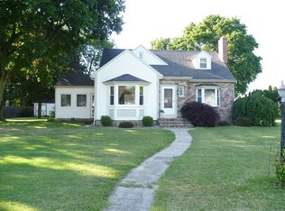 940 Stone Rd, Rochester, NY 14616