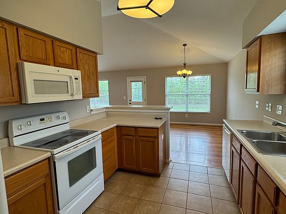 5th image of 7990 Tara Dr