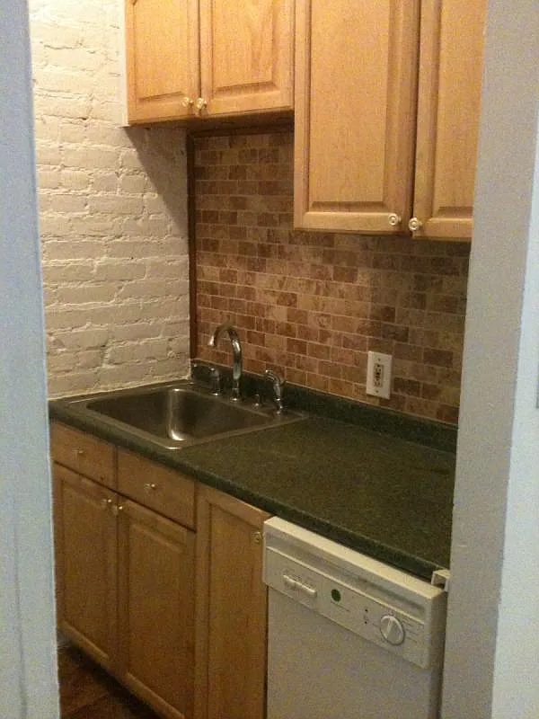 886 Huntington Ave. — Photo 4